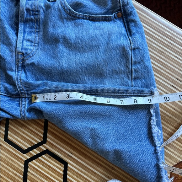 Levi shorts size 26-27 - Picture 7 of 7